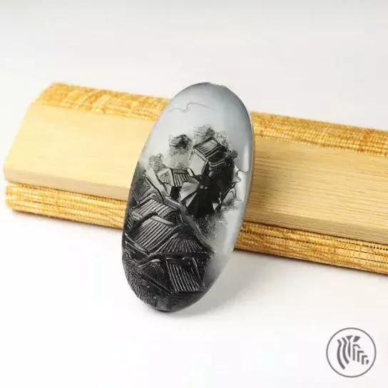 馮鈐：和田玉墨玉青花的黑白水墨巧色創作淺談