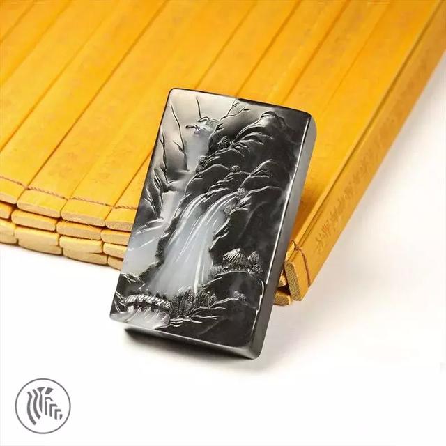 馮鈐：和田玉墨玉青花的黑白水墨巧色創作淺談