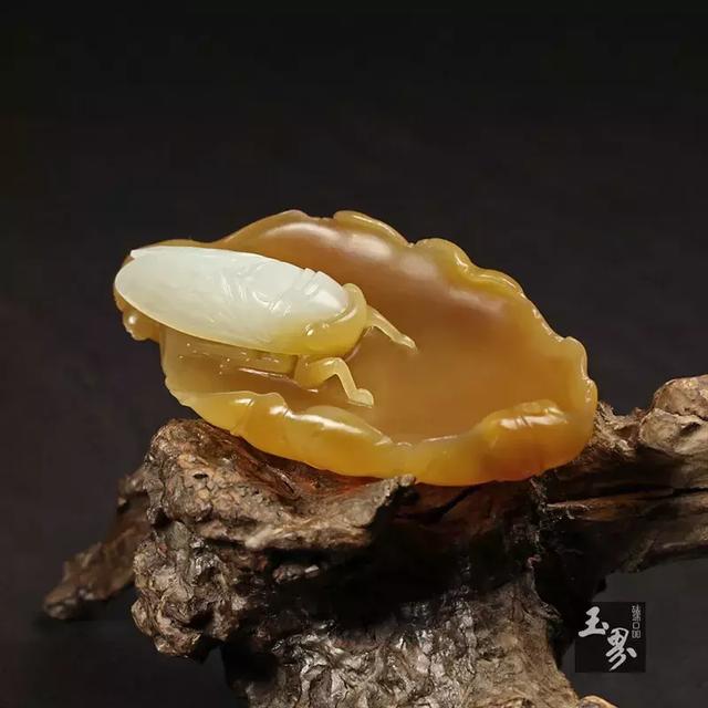 糖白玉巧雕香插-蟬語