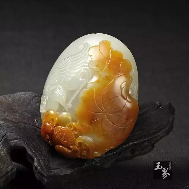 有關和田玉子料的產出與皮色