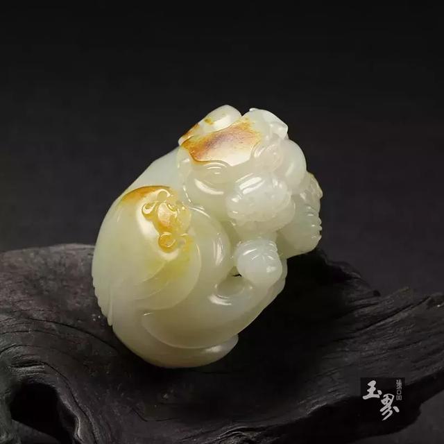 有關和田玉子料的產出與皮色