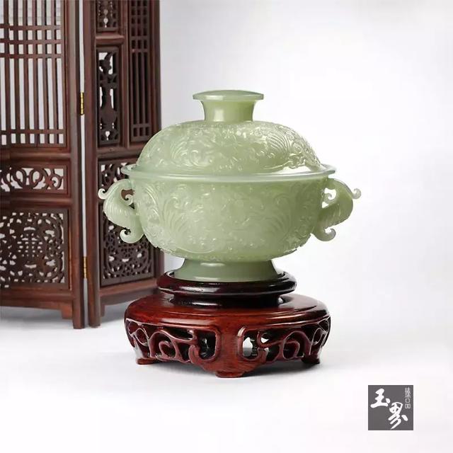 和田玉中的青白世界
