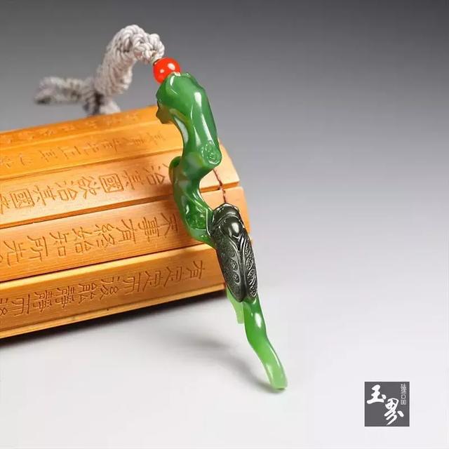 俏色巧雕，說不盡的詩情畫意