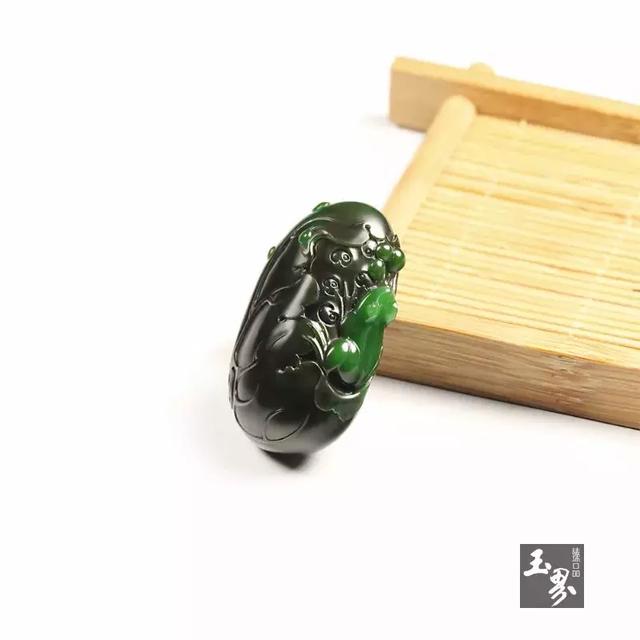 俏色巧雕，說不盡的詩情畫意