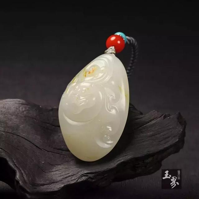 行于云端，欲觀龍起