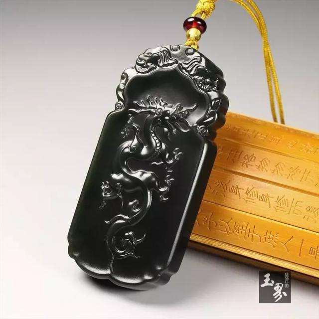 行于云端，欲觀龍起
