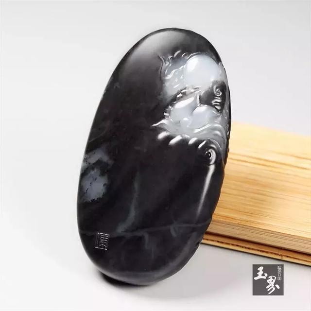 行于云端，欲觀龍起