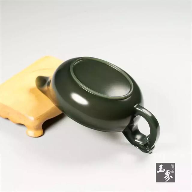 青玉器皿，一種深邃的低調