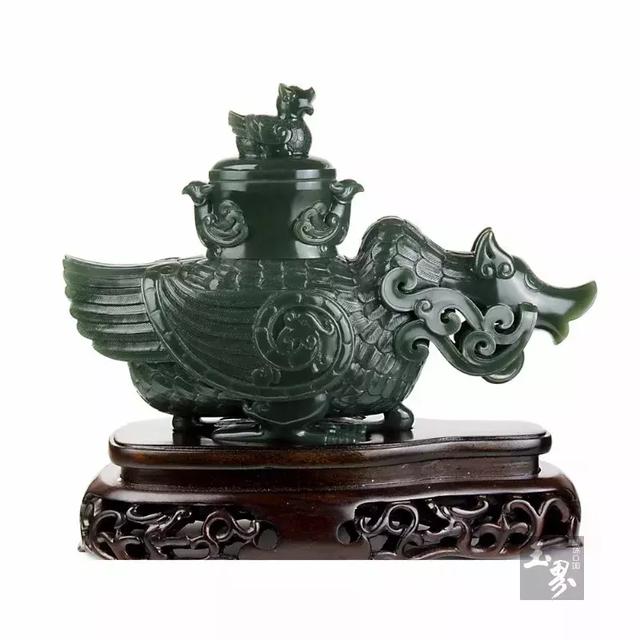 青玉器皿，一種深邃的低調