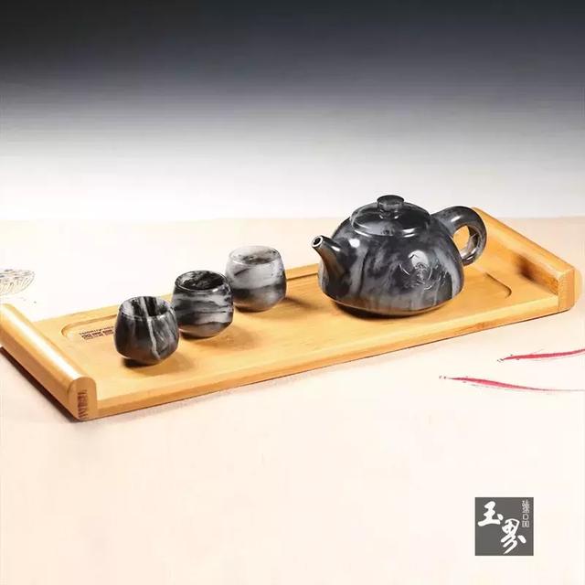 茶玉和鳴，雅心淺酌