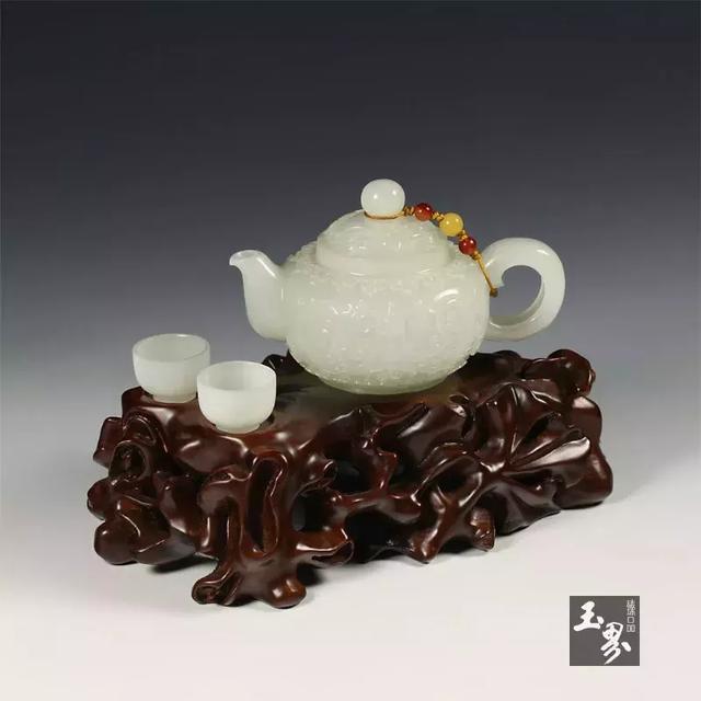 茶玉和鳴，雅心淺酌