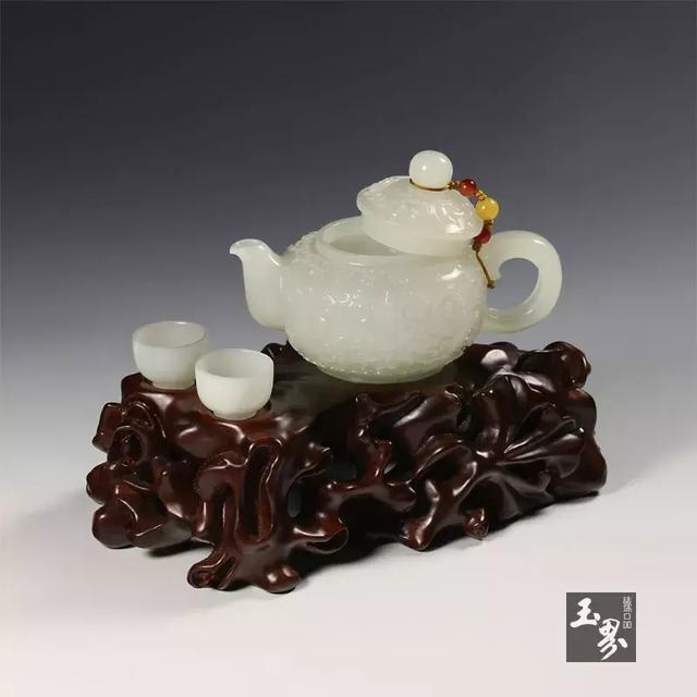 茶玉和鳴，雅心淺酌