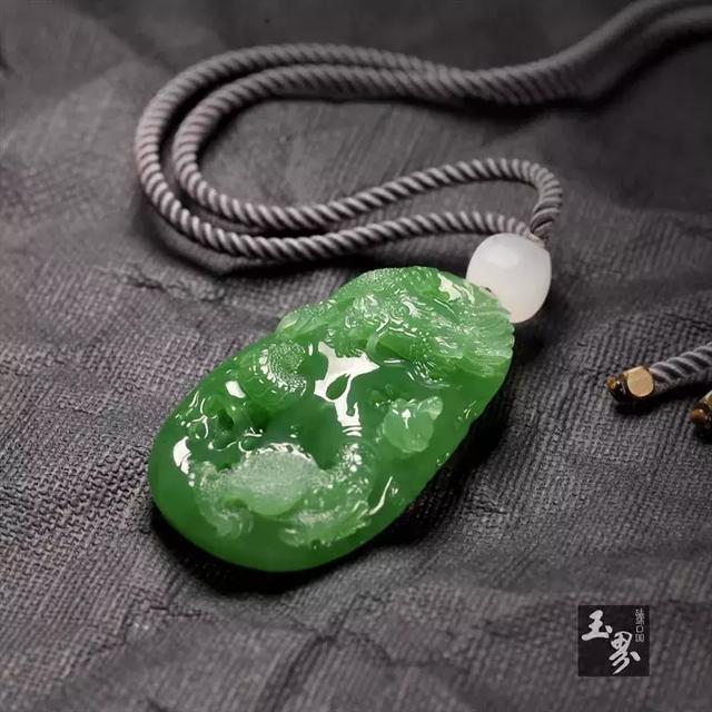 這種神似翡翠的“和田玉”你買到就是賺到！