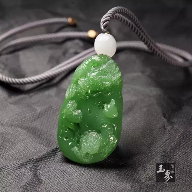 這種神似翡翠的“和田玉”你買到就是賺到！